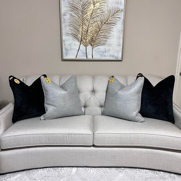 1-NWT CALLISTO HOME
DECORATIVE THROW PILLOWS
(Read description for details) - Picture 4 of 16